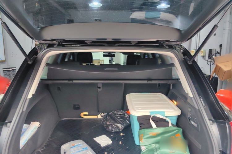 Used Volkswagen Touareg 2011 3.0 TSI Comfort Version Trunk