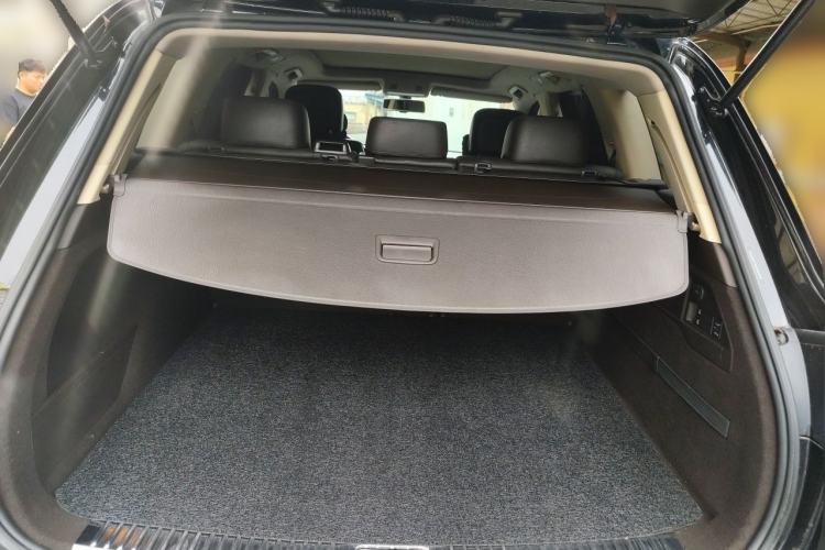 Used Volkswagen Touareg 2011 3.0 TSI Comfort Version Trunk