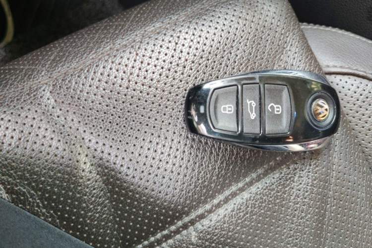 Used Volkswagen Touareg 2011 3.0 TSI Comfort Version Vehicle Key
