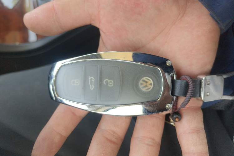 Used Volkswagen Touareg 2011 3.0 TSI High-End Version Vehicle Key