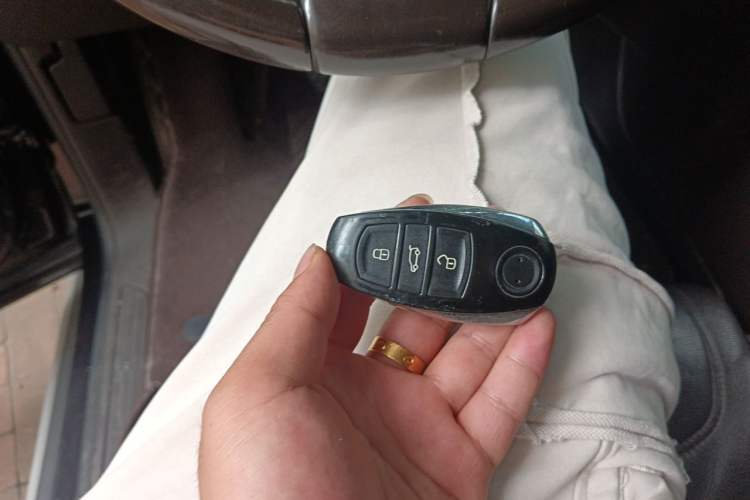 Used Volkswagen Touareg 2011 3.0 TDI Diesel Standard Version Vehicle Key