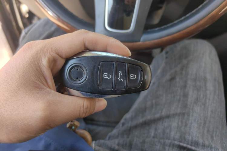 Used Volkswagen Touareg 2011 3.0 TDI Diesel Comfort Version Vehicle Key