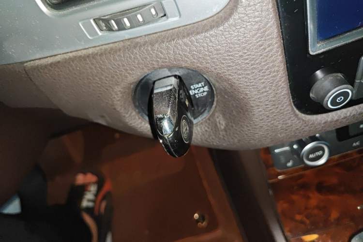 Used Volkswagen Touareg 2011 3.0 TSI Comfort Version Vehicle Key