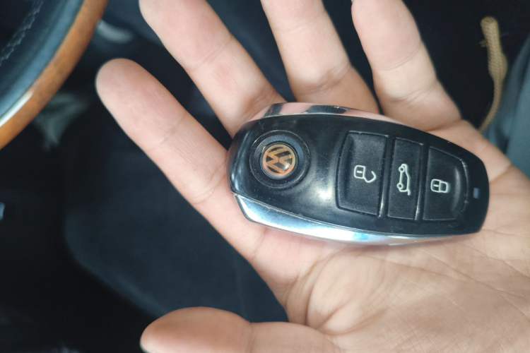 Used Volkswagen Touareg 2011 3.0 TSI Comfort Version Vehicle Key