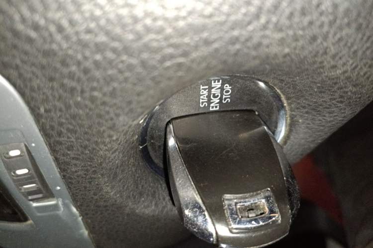 Used Volkswagen Touareg 2011 3.0 TSI Comfort Version Vehicle Key