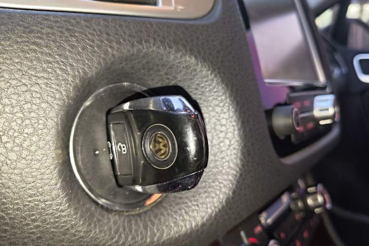 Used Volkswagen Touareg 2011 3.0 TSI Comfort Version Vehicle Key