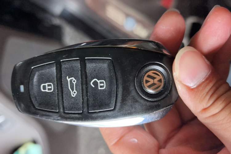 Used Volkswagen Touareg 2011 3.0 TSI Comfort Version Vehicle Key