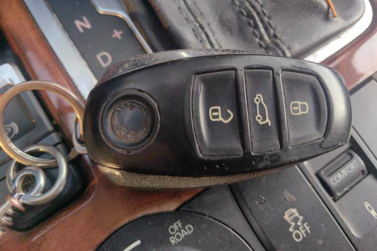 Used Volkswagen Touareg 2011 3.0 TSI Comfort Version Vehicle Key