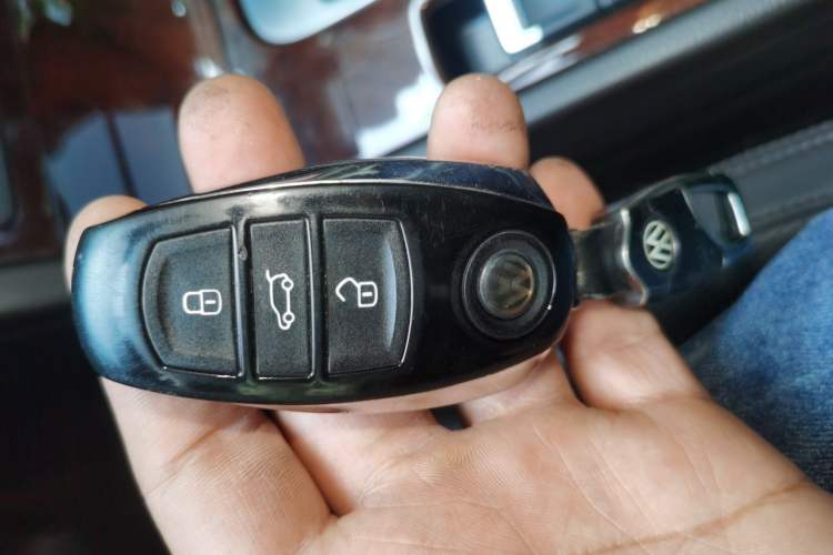 Used Volkswagen Touareg 2011 3.0 TSI Comfort Version Vehicle Key
