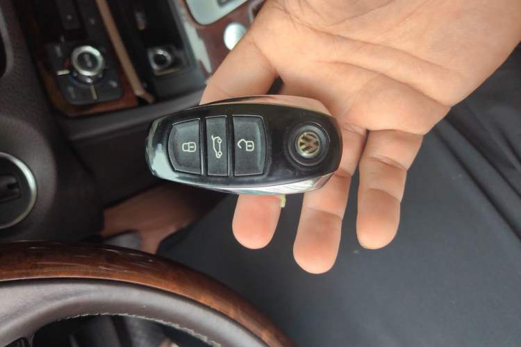 Used Volkswagen Touareg 2011 3.0 TSI Luxury Edition Vehicle Key