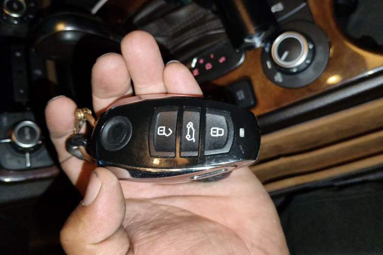Used Volkswagen Touareg 2011 3.0 TSI Luxury Edition Vehicle Key