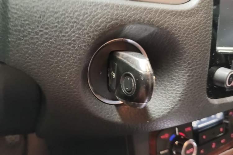 Used Volkswagen Touareg 2011 3.0 TSI Comfort Version Vehicle Key