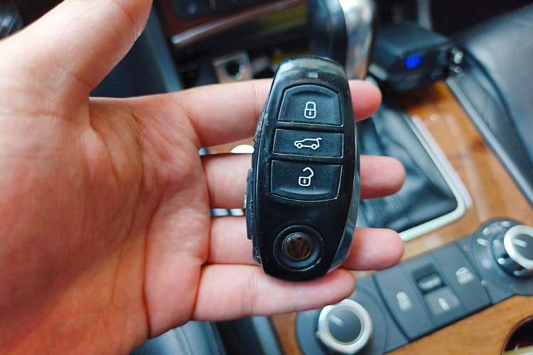 Used Volkswagen Touareg 2011 3.0 TSI High-End Version Vehicle Key