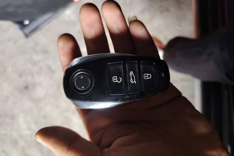 Used Volkswagen Touareg 2011 3.0 TDI Diesel Comfort Version Vehicle Key