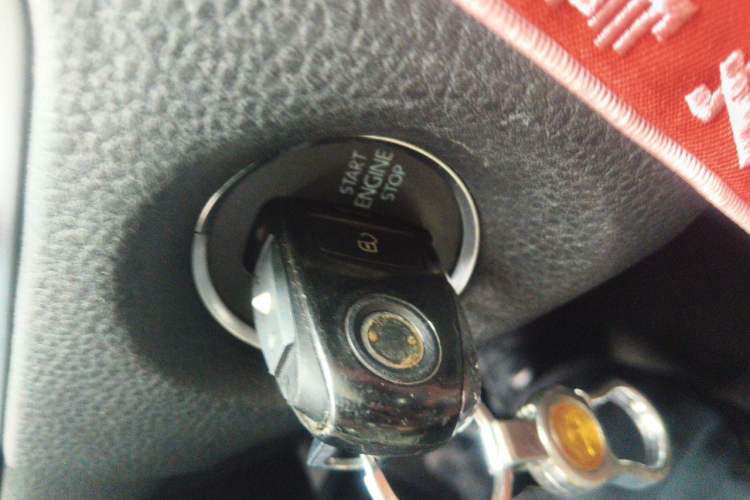 Used Volkswagen Touareg 2011 3.0 TDI Diesel Comfort Version Vehicle Key