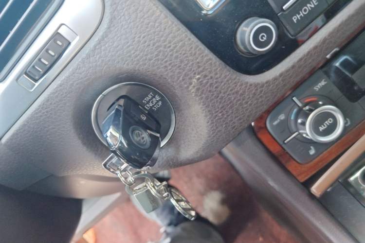 Used Volkswagen Touareg 2011 3.0 TSI Comfort Version Vehicle Key