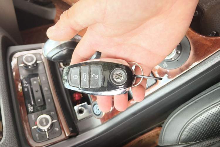 Used Volkswagen Touareg 2011 3.0 TSI Comfort Version Vehicle Key