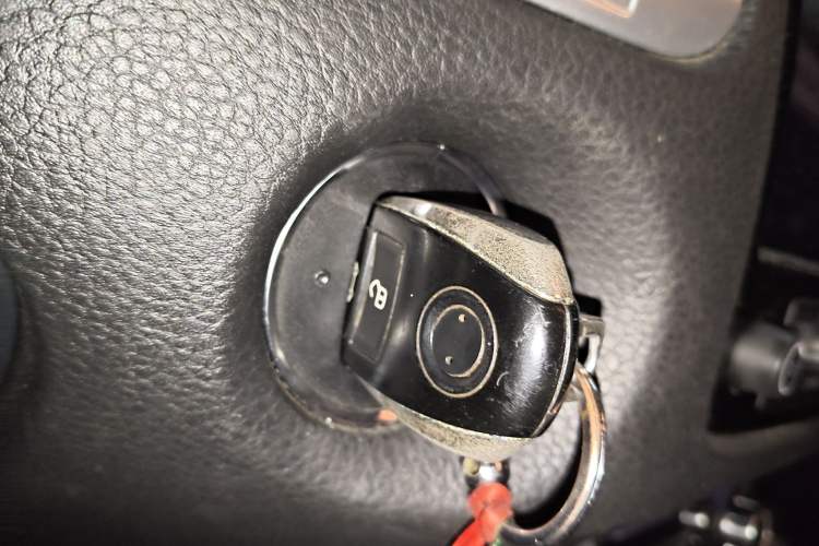 Used Volkswagen Touareg 2011 3.0 TSI Comfort Version Vehicle Key