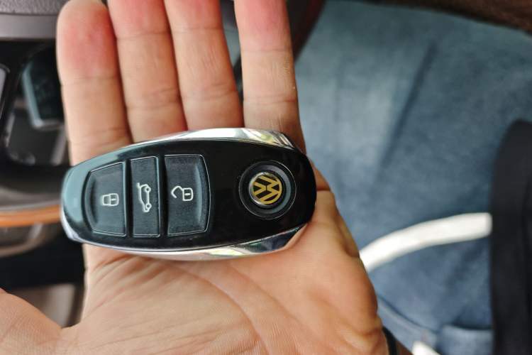 Used Volkswagen Touareg 2011 3.0 TSI Hybrid Vehicle Key