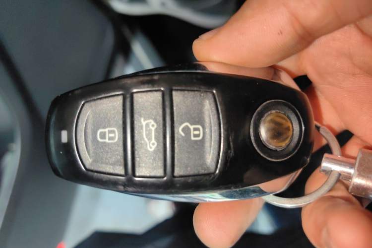 Used Volkswagen Touareg 2011 3.0 TSI Comfort Version Vehicle Key