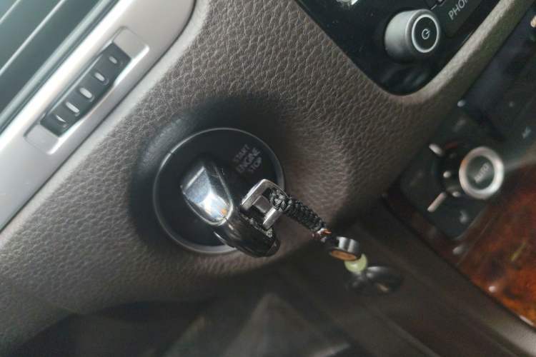 Used Volkswagen Touareg 2011 3.0 TSI Comfort Version Vehicle Key