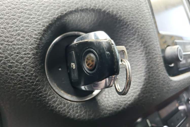 Used Volkswagen Touareg 2011 3.0 TSI High-End Version Vehicle Key