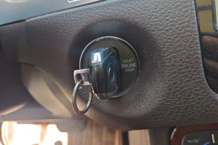 Used Volkswagen Touareg 2011 3.0 TSI Comfort Version Vehicle Key