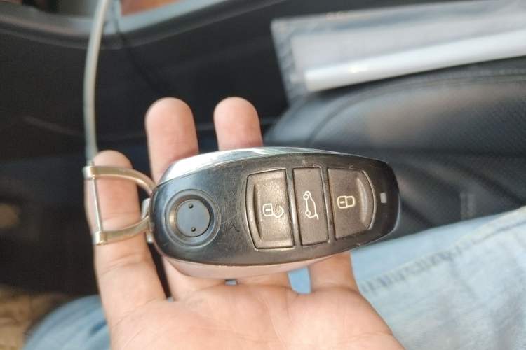 Used Volkswagen Touareg 2011 3.0 TSI Comfort Version Vehicle Key