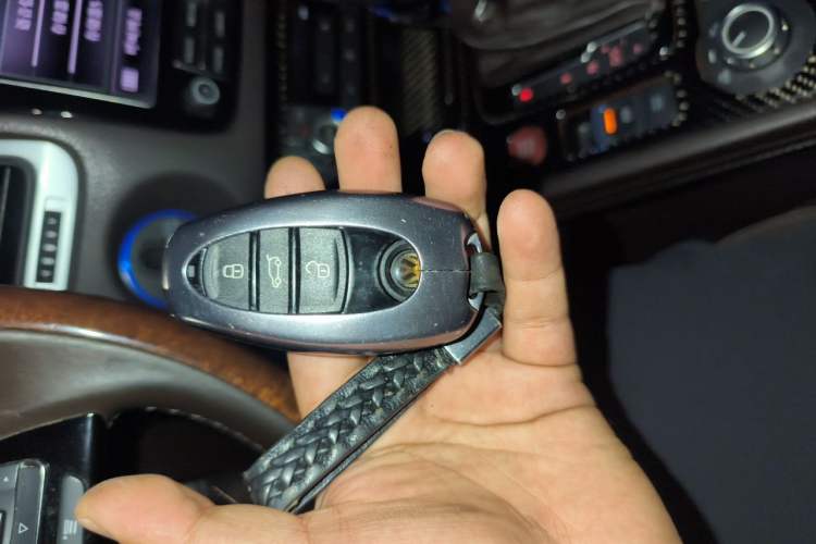 Used Volkswagen Touareg 2011 3.0 TSI High-End Version Vehicle Key