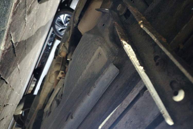 Used Volkswagen Touareg 2011 3.0 TSI Standard Version Chassis Front Left