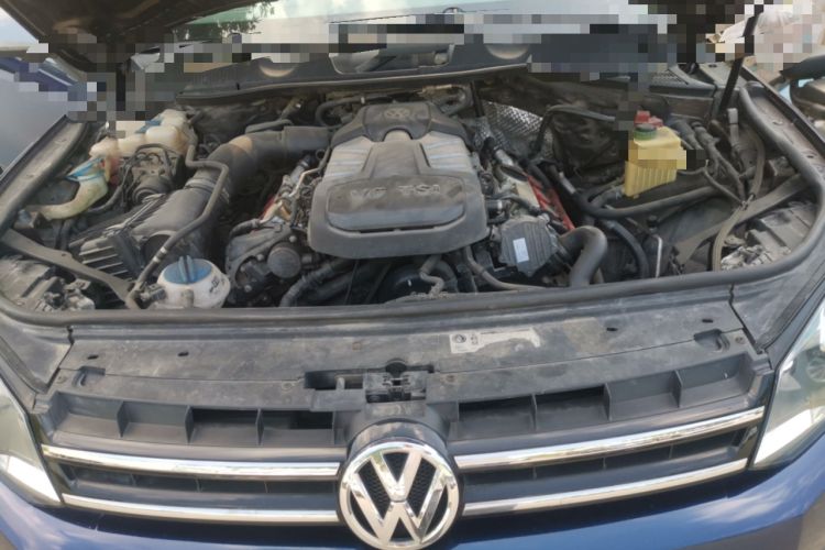 Used Volkswagen Touareg 2011 3.0 TSI Comfort Version Engine Bay
