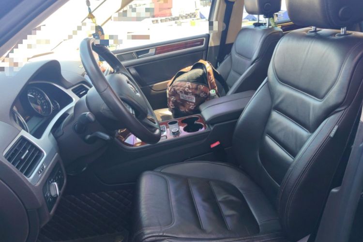 Used Volkswagen Touareg 2011 3.0 TSI Standard Version Left Front Seat
