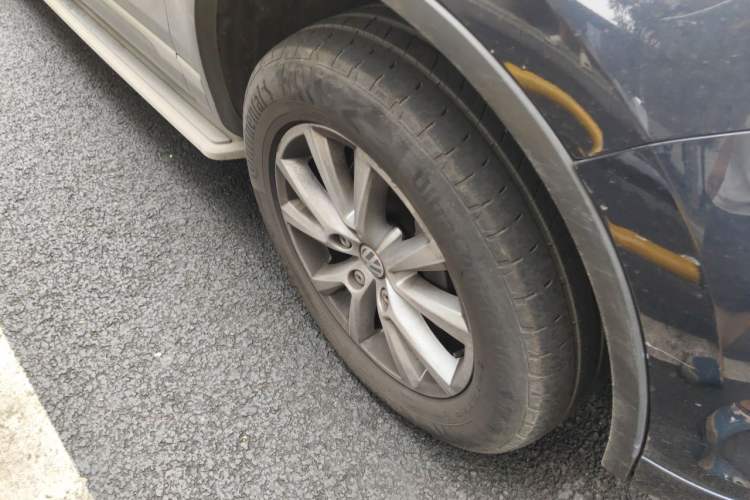 Used Volkswagen Touareg 2011 3.0 TSI High-End Version Right Front Wheel Hub