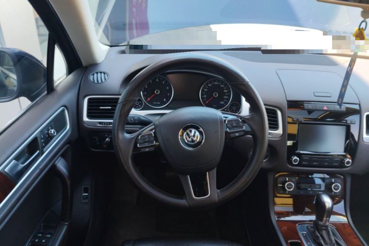 Used Volkswagen Touareg 2011 3.0 TSI Standard Version Steering Wheel