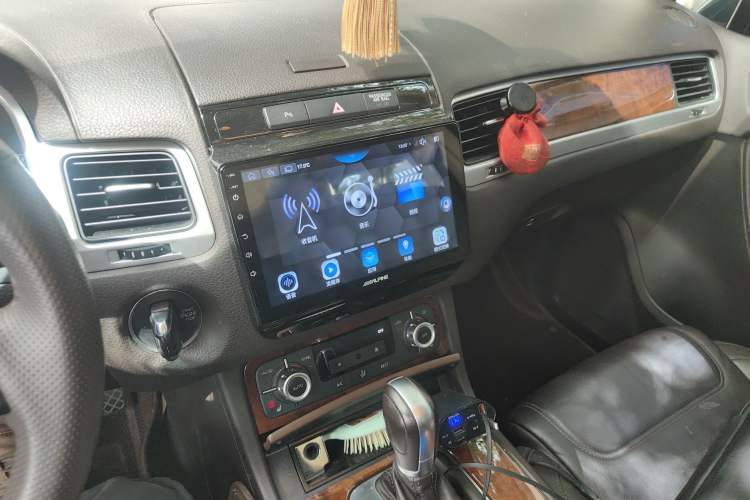 Used Volkswagen Touareg 2011 3.0 TSI Standard Version Audio And AC Panel