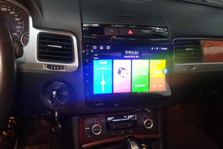 Used Volkswagen Touareg 2011 3.0 TSI Standard Version Audio And AC Panel