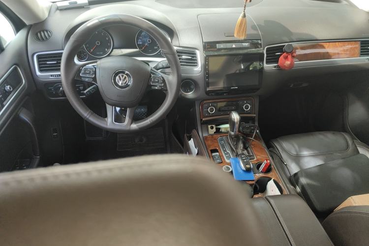 Used Volkswagen Touareg 2011 3.0 TSI Standard Version Center Console