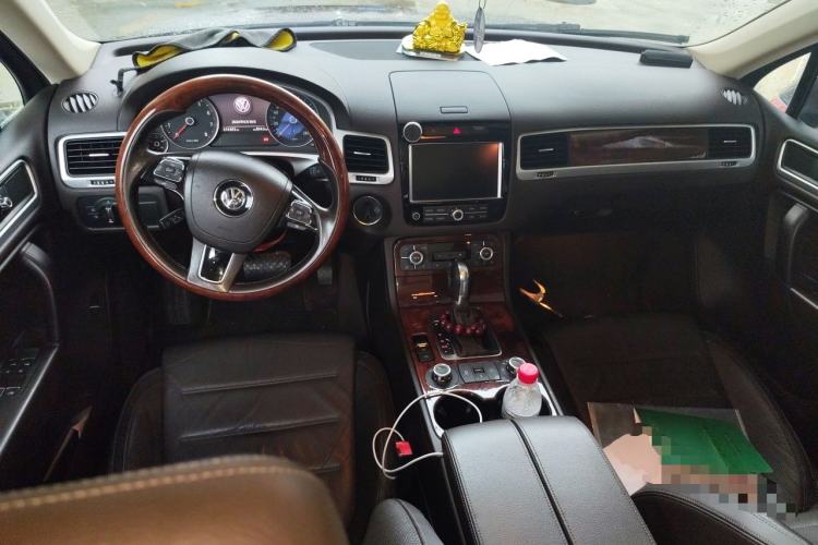 Used Volkswagen Touareg 2011 3.0 TSI Standard Version Center Console