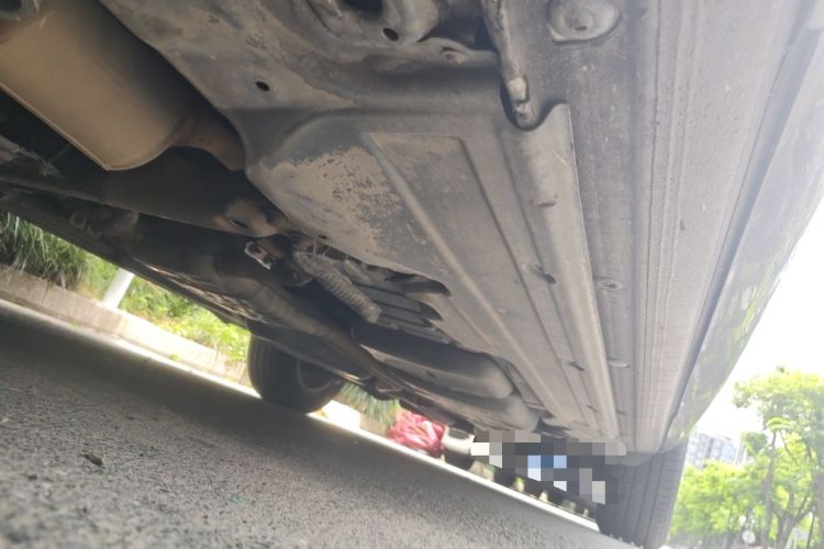 Used Volkswagen Touareg 2011 3.0 TSI Comfort Version Chassis Front Left