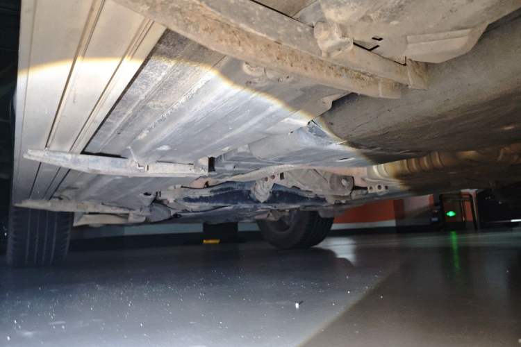 Used Volkswagen Touareg 2011 3.0 TSI Comfort Version Chassis Front Left