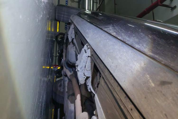 Used Volkswagen Touareg 2011 3.0 TDI Diesel Comfort Version Chassis Front Right