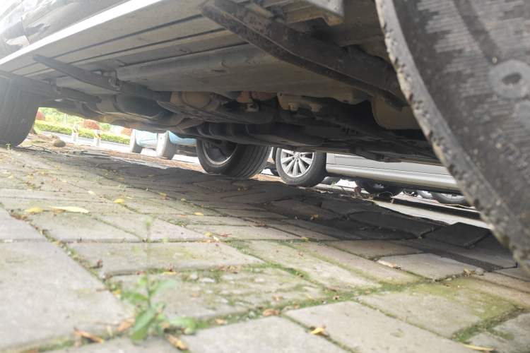 Used Volkswagen Touareg 2011 3.0 TSI Comfort Version Chassis Front Right