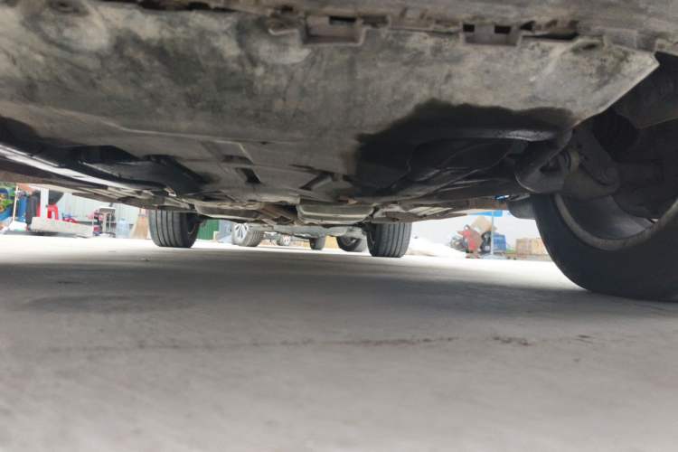 Used Volkswagen Touareg 2011 3.0 TSI High-End Version Chassis Front