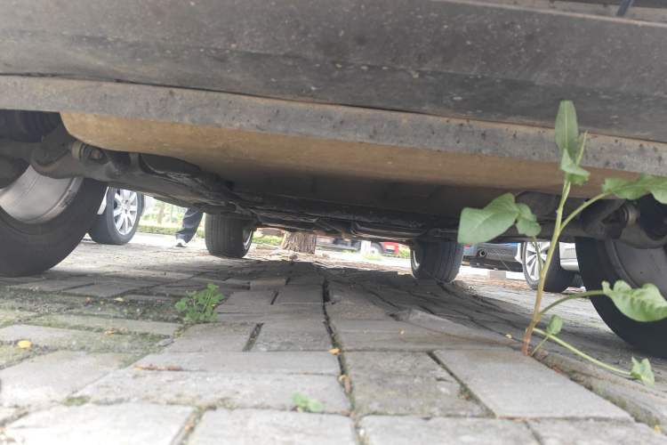 Used Volkswagen Touareg 2011 3.0 TSI Comfort Version Chassis Front