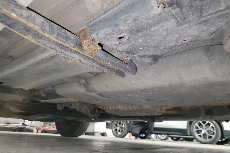 Used Volkswagen Touareg 2011 3.0 TSI Standard Version Chassis Rear Left