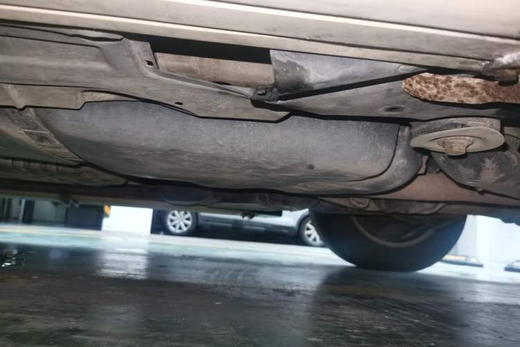 Used Volkswagen Touareg 2011 3.0 TSI Standard Version Chassis Rear Left