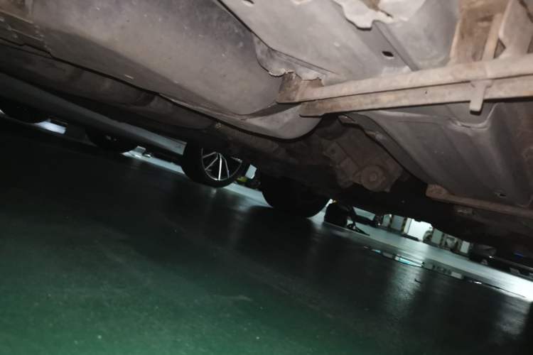 Used Volkswagen Touareg 2011 3.0 TDI Diesel Standard Version Chassis Rear Right