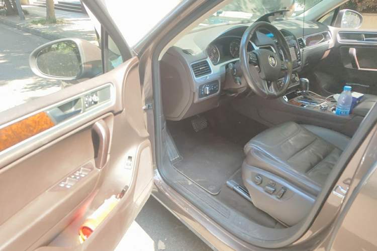 Used Volkswagen Touareg 2011 3.0 TSI Comfort Version Driver Seat