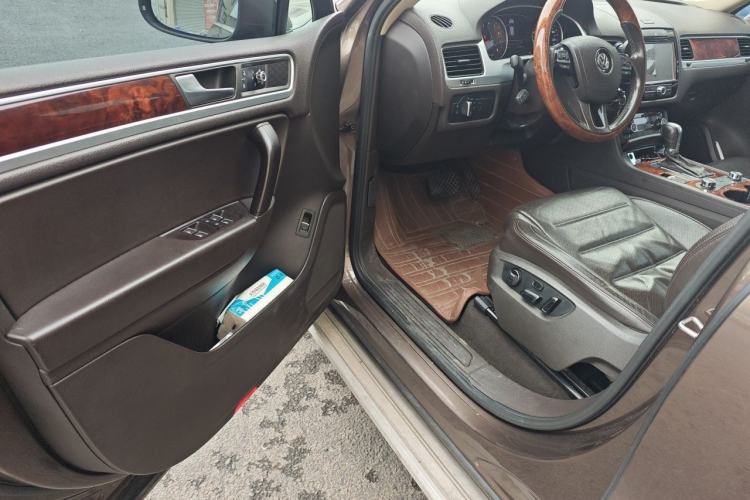 Used Volkswagen Touareg 2011 3.0 TSI Comfort Version Driver Seat