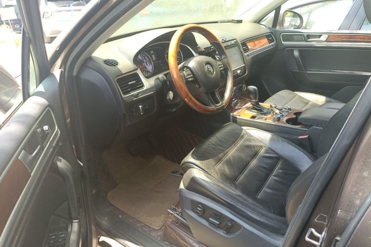 Used Volkswagen Touareg 2011 3.0 TSI Comfort Version Driver Seat